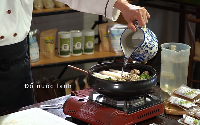 : cách nấu canh dưỡng sinh của người Nhật